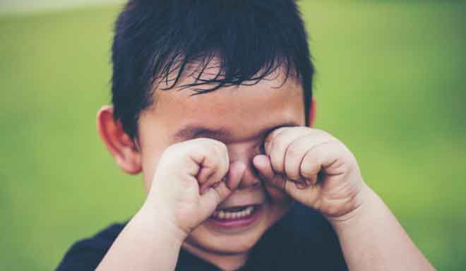 Dấu Hiệu Của Khủng Hoảng Tuổi Lên 2