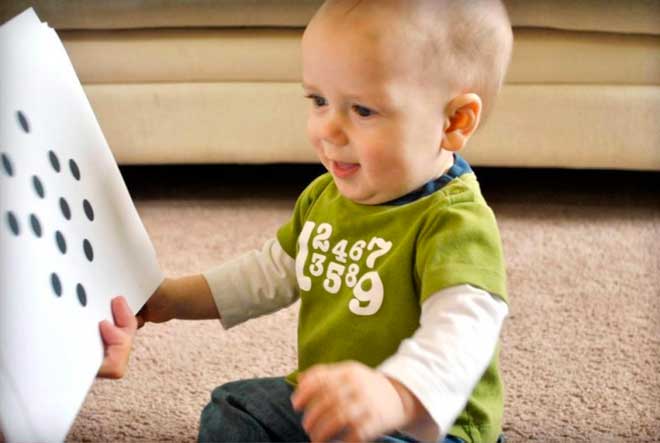 có nên dạy trẻ biết đọc sớm