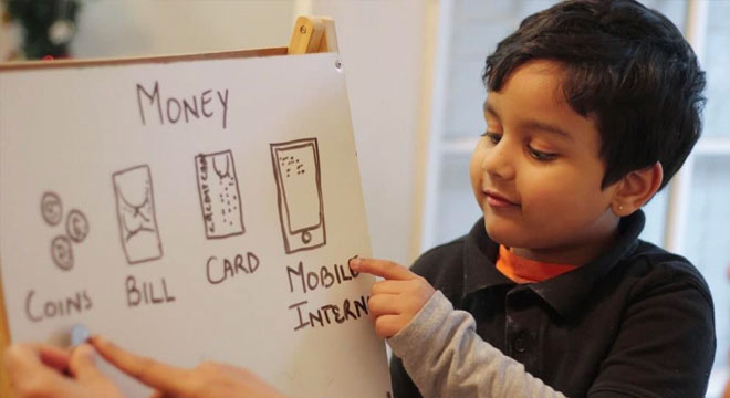 3. “Con dạy mẹ nhé!” là một trong những cách dạy con rèn luyện trí nhớ thú vị nhất